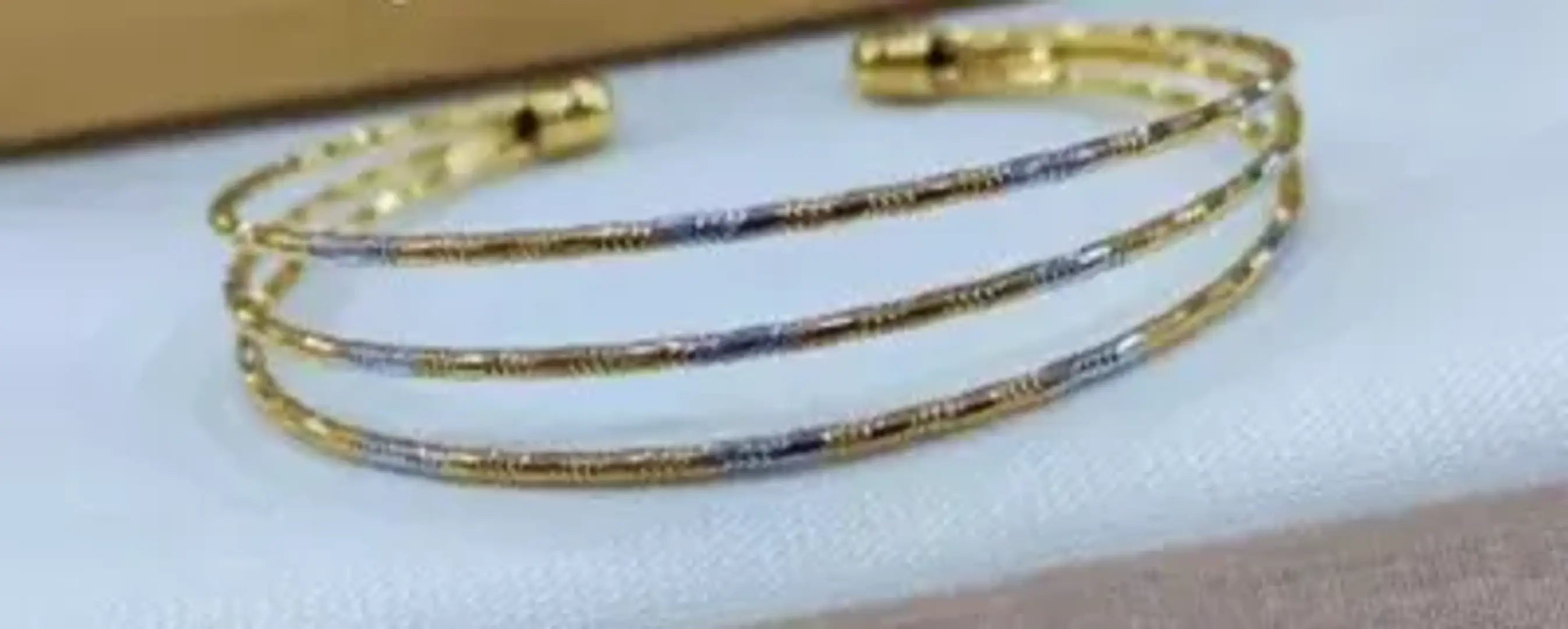 63f294a9-a72e-4910-9ec0-43b227a5d9f6_30005453-originnm80prcnt Elegant Alloy Bangles/ Bracelets For Women